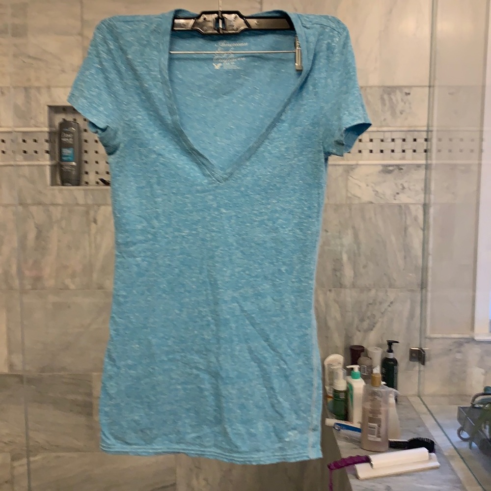 American Eagle light blue v neck tee